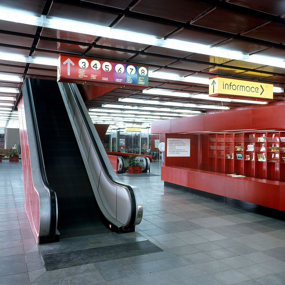 vstup z metra